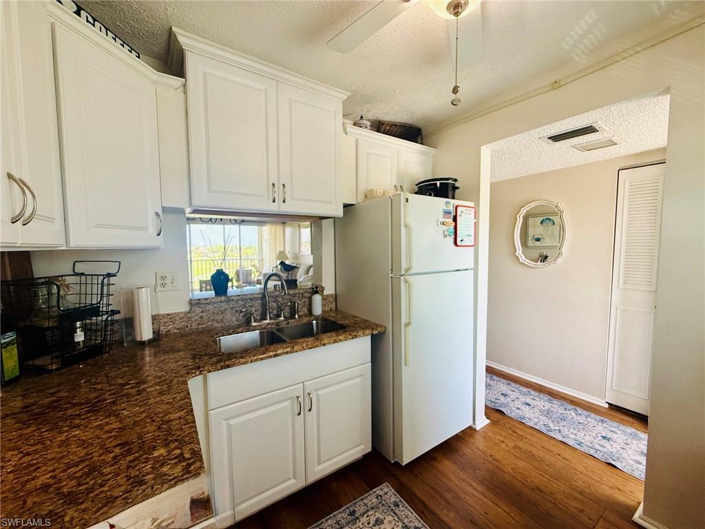 1580 Pine Valley Dr 404 Property Photo 6