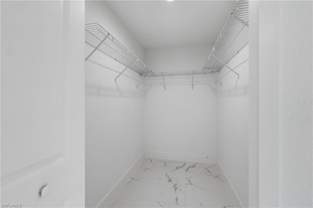 836 Newell St E Property Photo 8