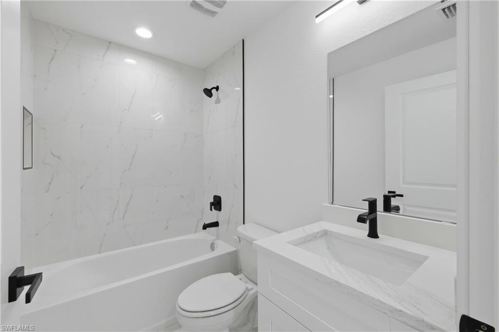 836 Newell St E Property Photo 15