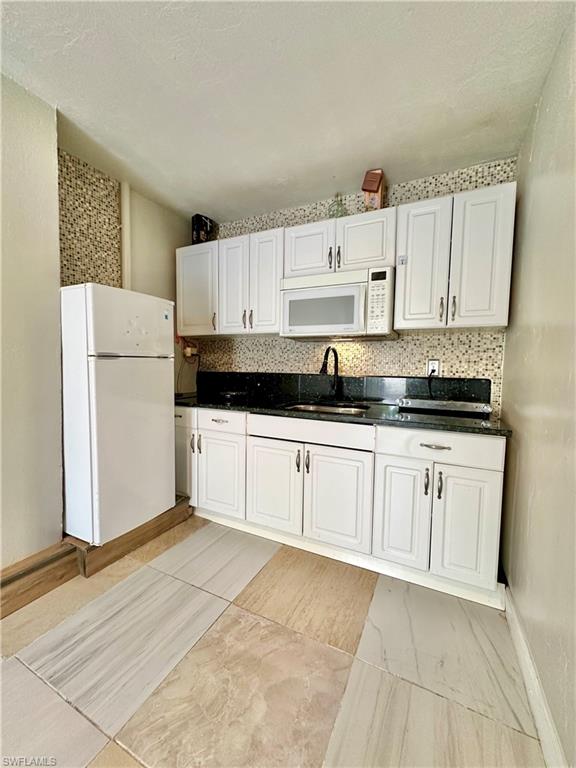 907 Laredo Ave B Property Photo 9