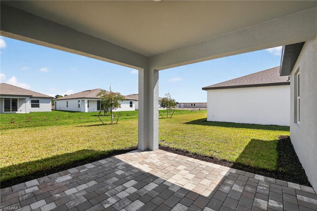 668 Lakeside Oasis Ave Property Photo 15