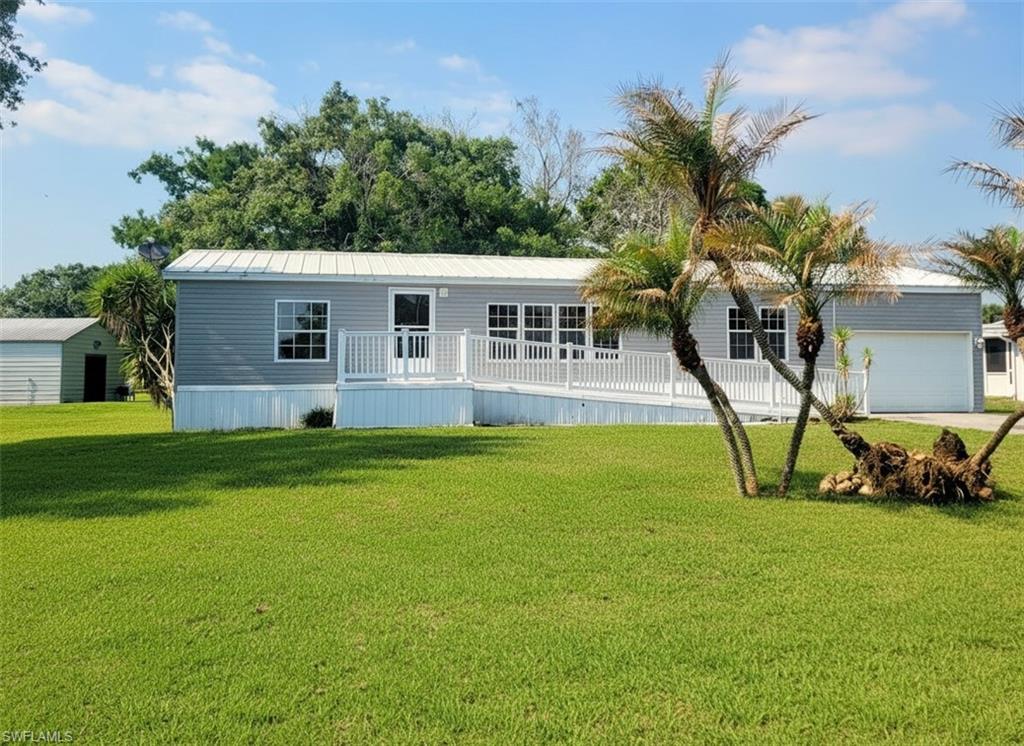 1047 Mayford Lake Rd Property Photo 1