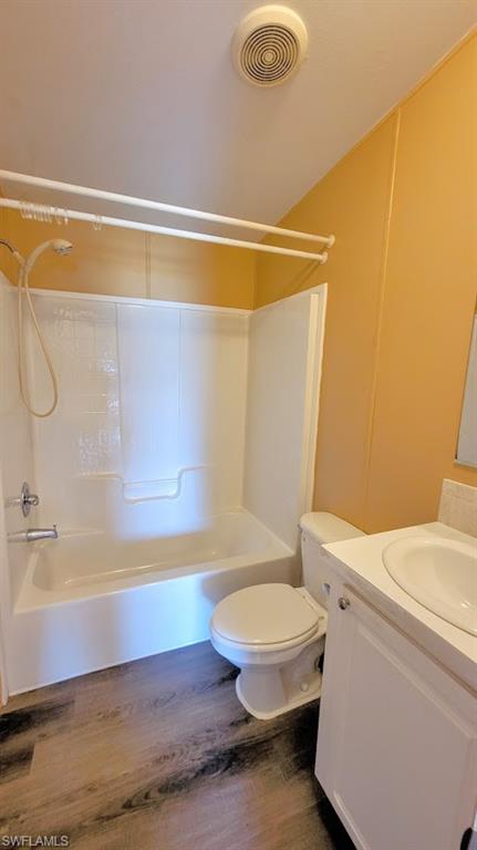 1047 Mayford Lake Rd Property Photo 8