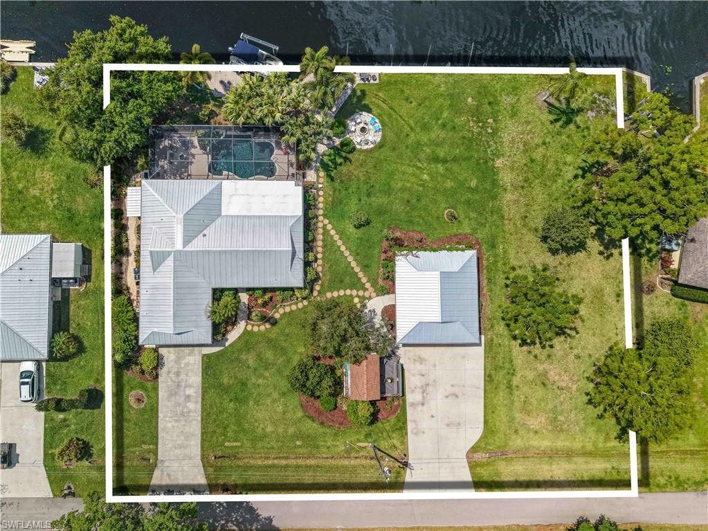 1910 Oak Dr Property Photo 6