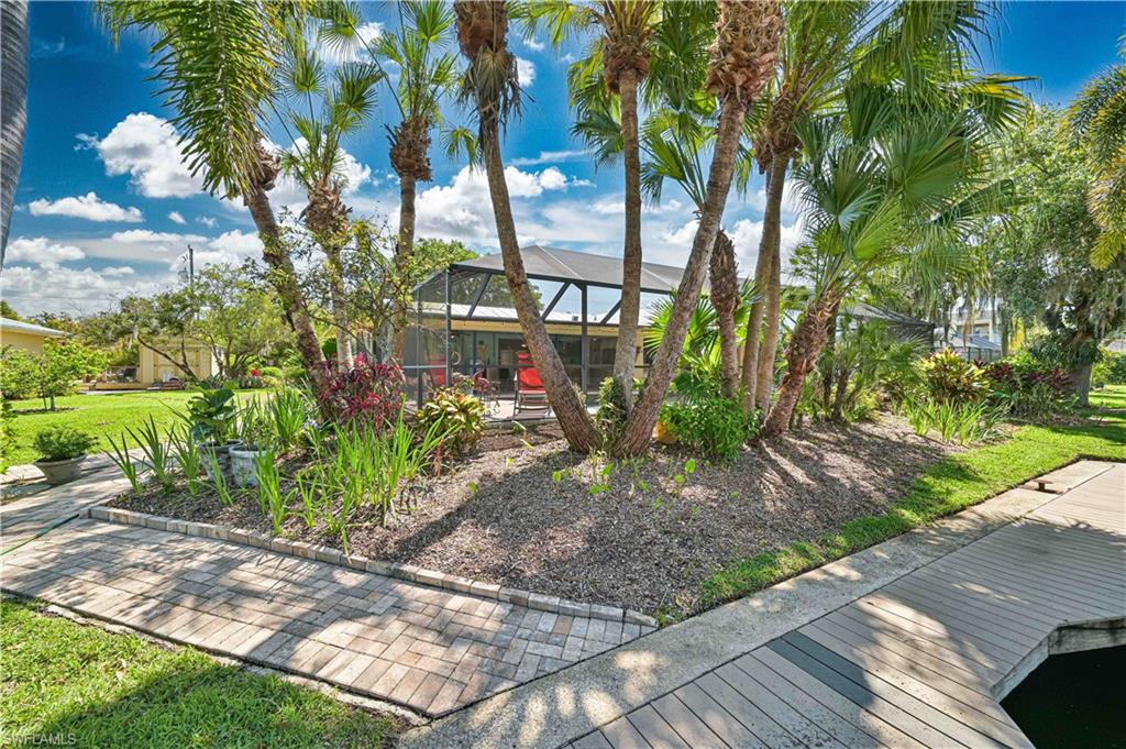 1910 Oak Dr Property Photo 10