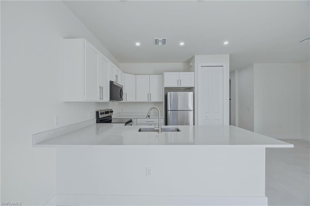 5428 Bristo St Property Photo 4