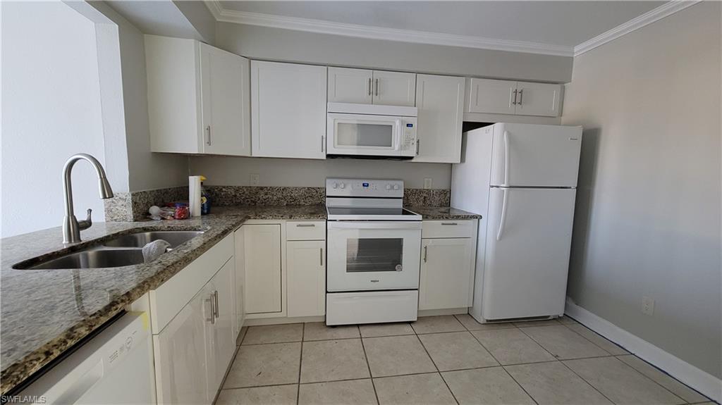 4404 Santa Barbara Blvd Property Photo 7