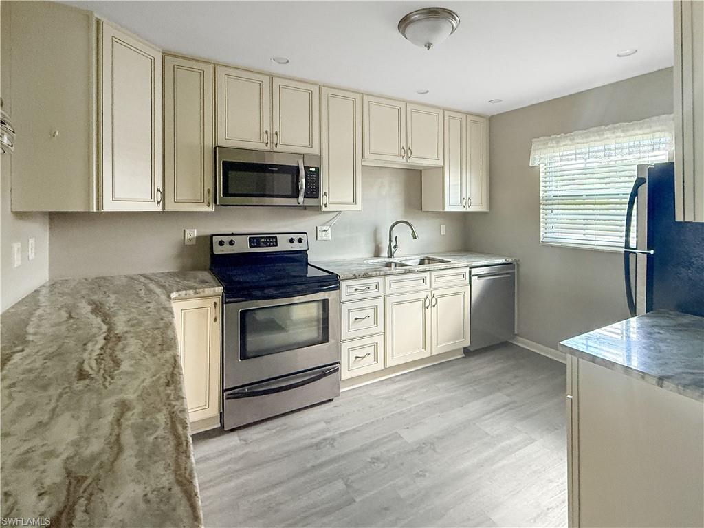 1398 Myerlee Country Club Blvd Property Photo 5