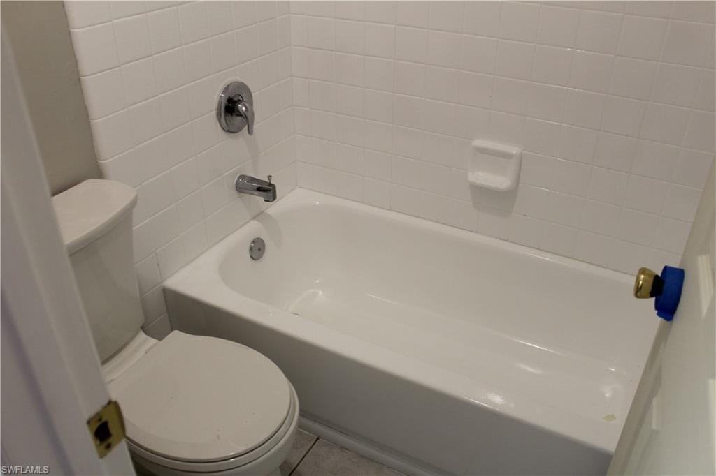 511 Se 5th Pl A - B Property Photo 9