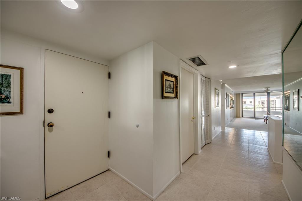 5260 S Landings Dr 407 Property Photo 4