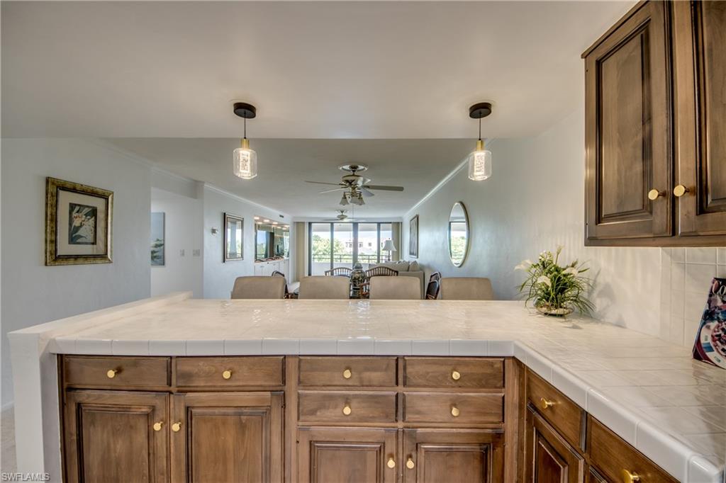 5260 S Landings Dr 407 Property Photo 6