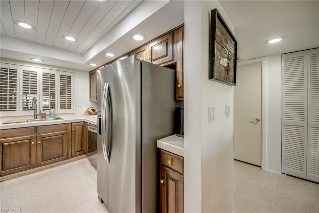 5260 S Landings Dr 407 Property Photo 8