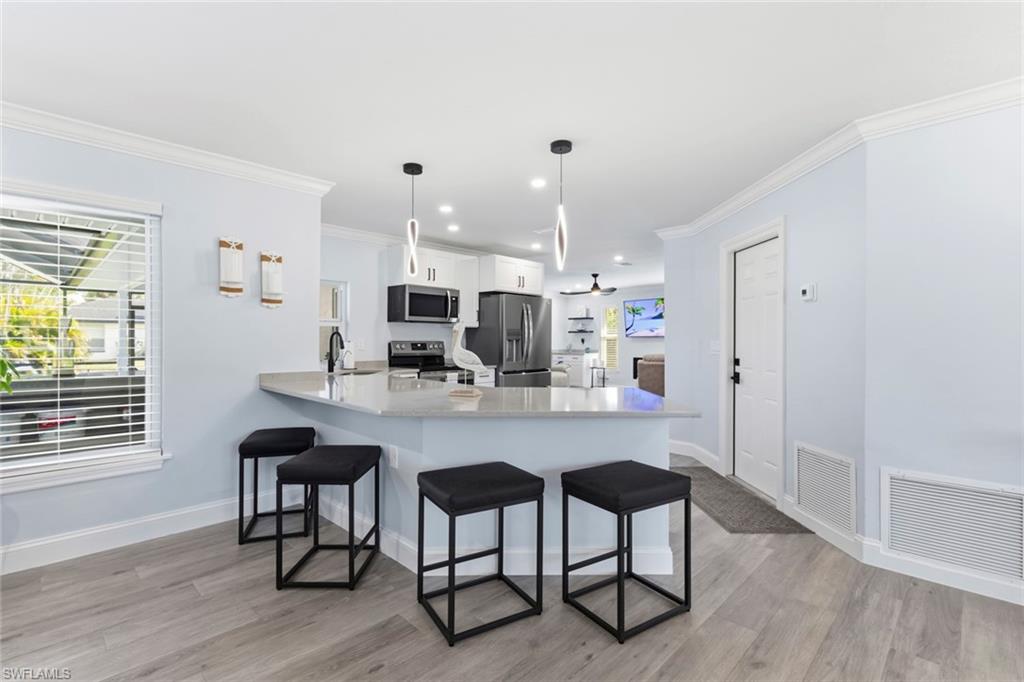 6048 Perthshire Ln Property Photo 11