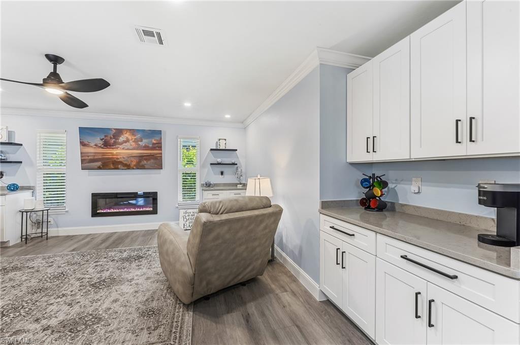 6048 Perthshire Ln Property Photo 17