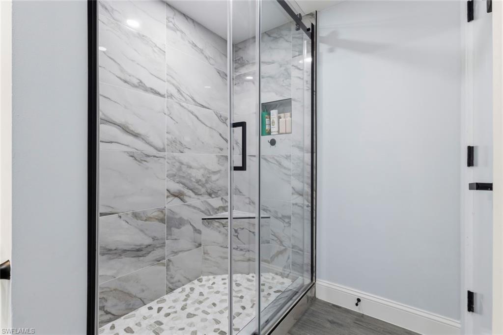 6048 Perthshire Ln Property Photo 27