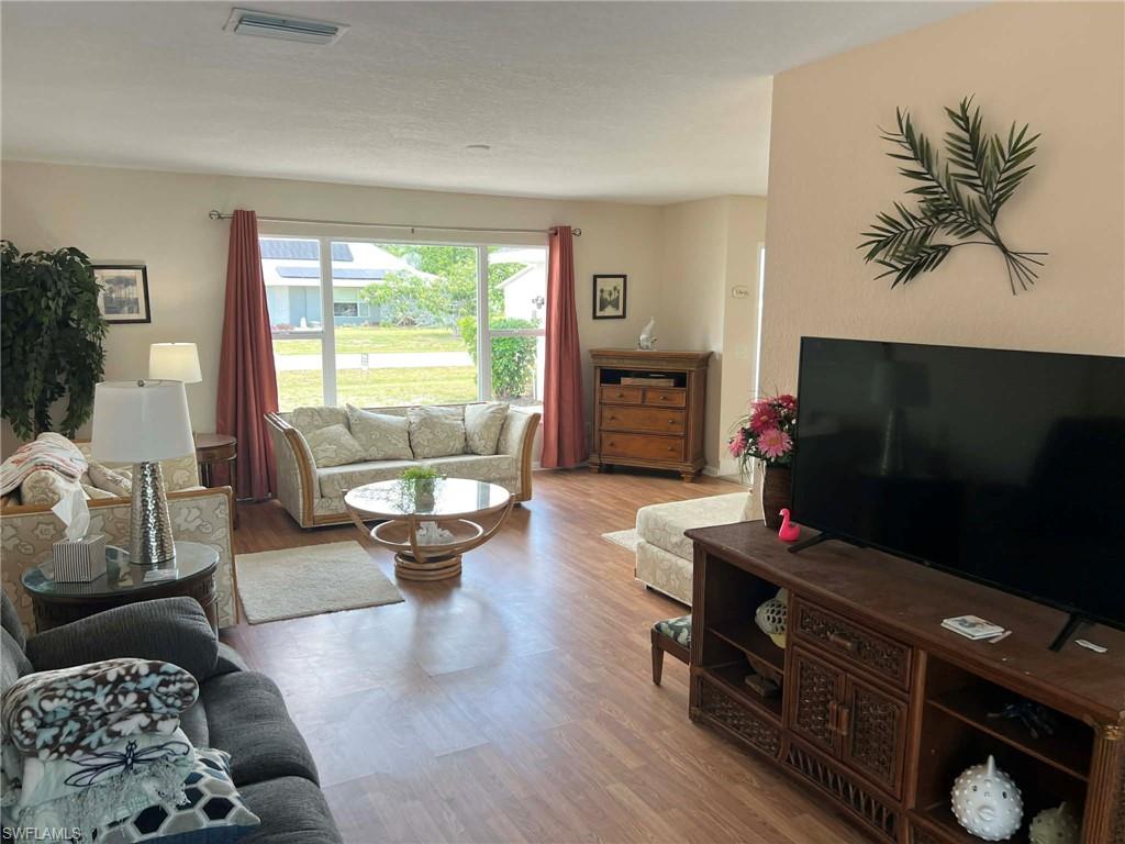 22127 Lancaster Ave Property Photo 10