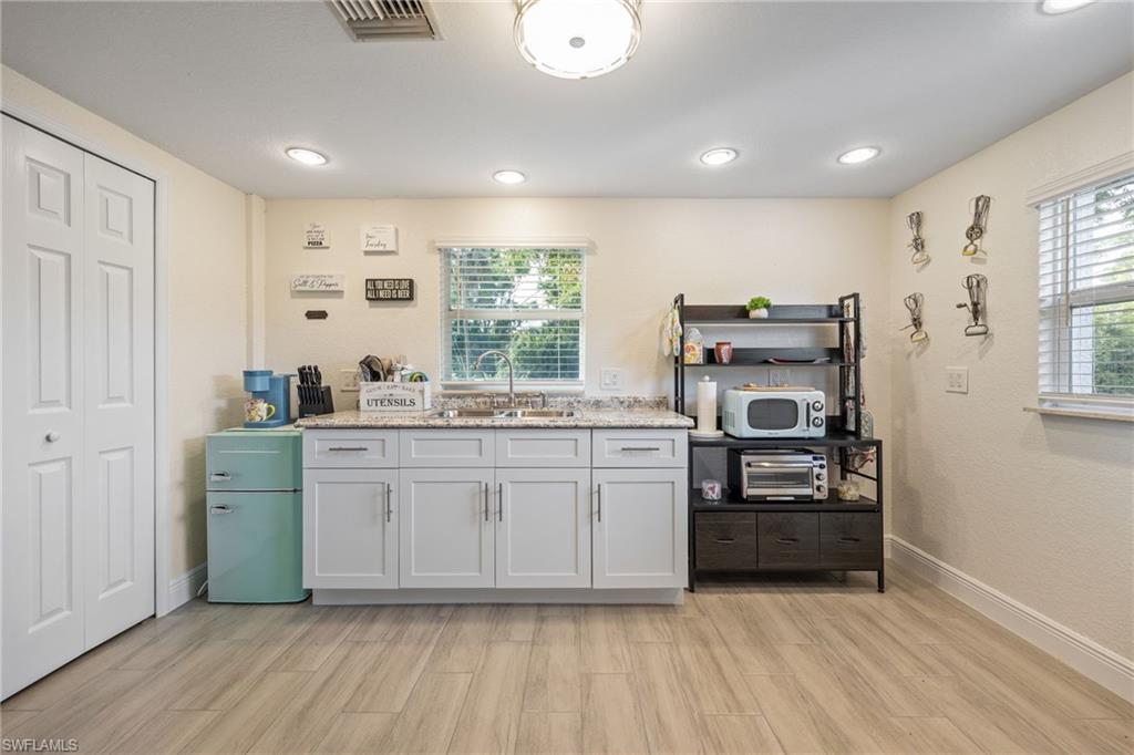 17041 E Lake Dr Property Photo 18