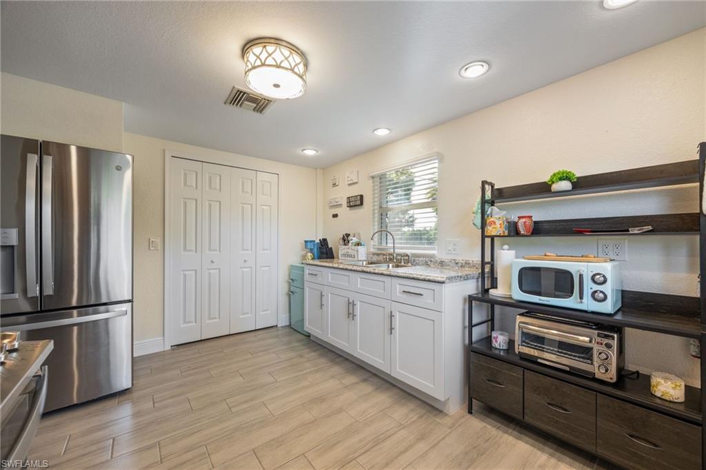 17041 E Lake Dr Property Photo 19