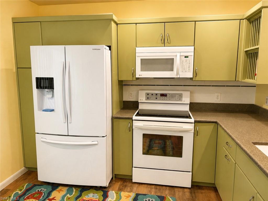 11060 Caravel Cir 201 Property Photo 1