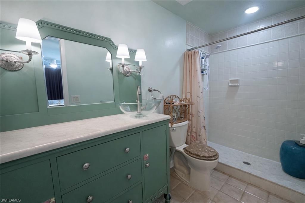 11060 Caravel Cir 201 Property Photo 8