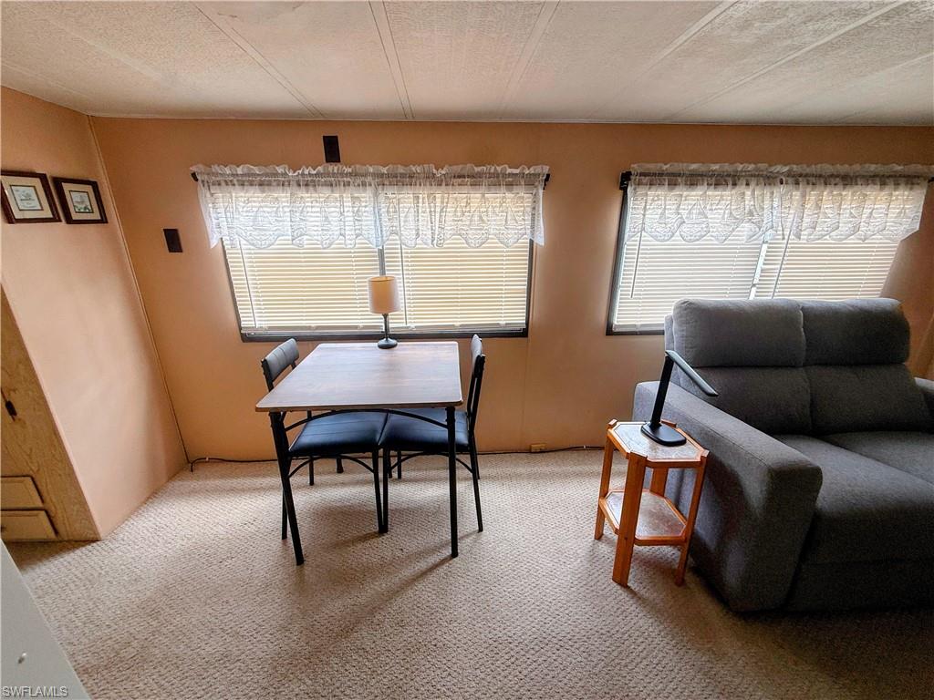 15 Fountain View Blvd Property Photo 5