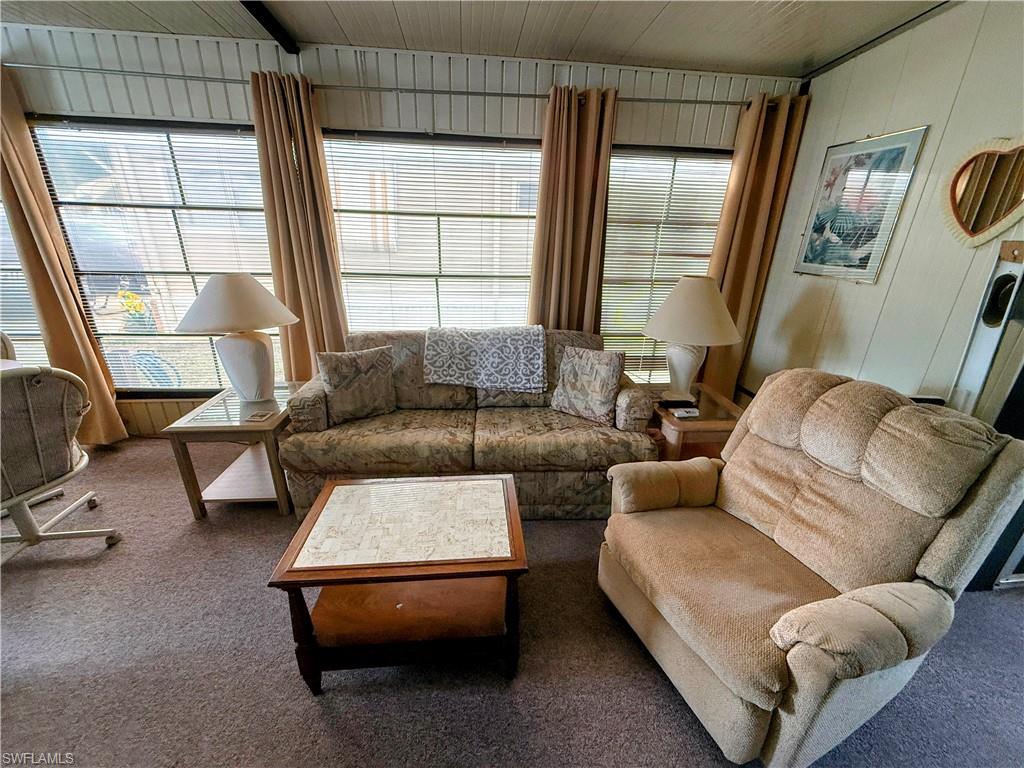15 Fountain View Blvd Property Photo 7