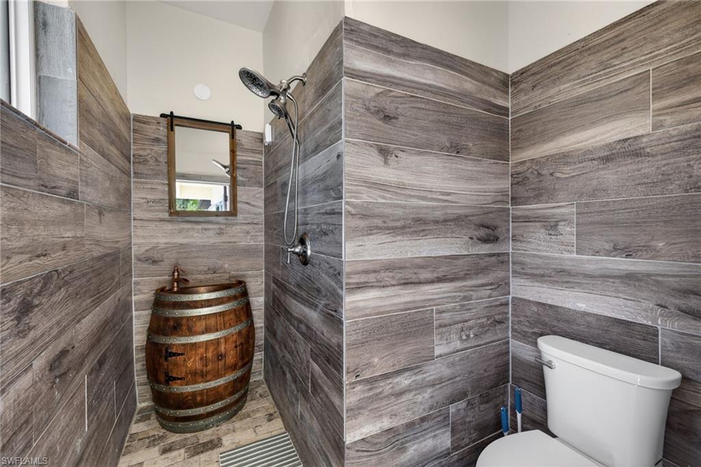 15860 Glendale Ln Property Photo 32