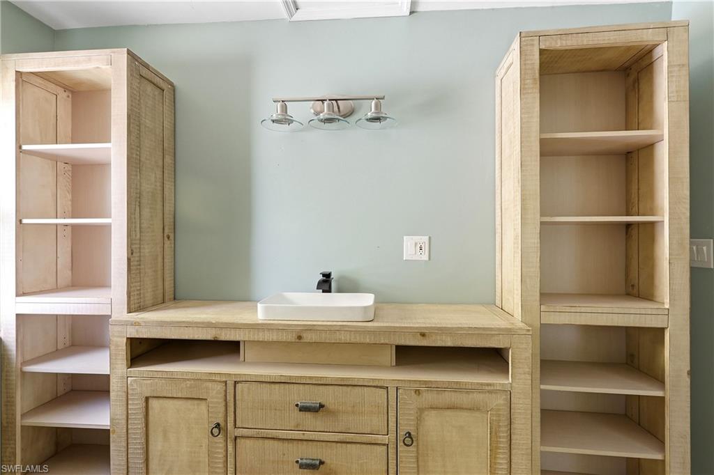 2204 Channel Way Property Photo 29