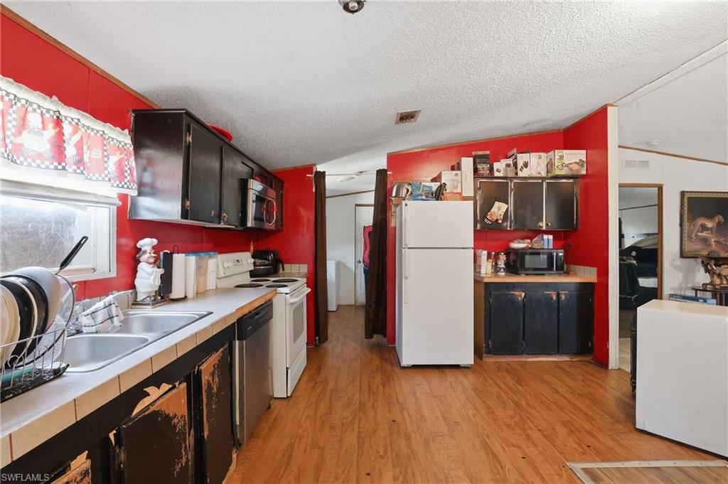 1031 Della Tobias Ave Property Photo 33