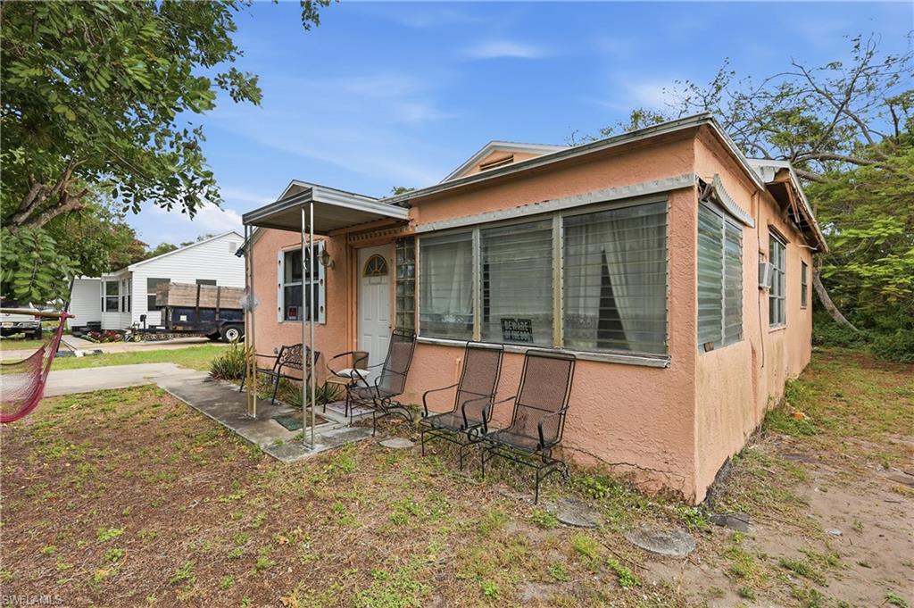 2355 Jeffcott St Property Photo 6