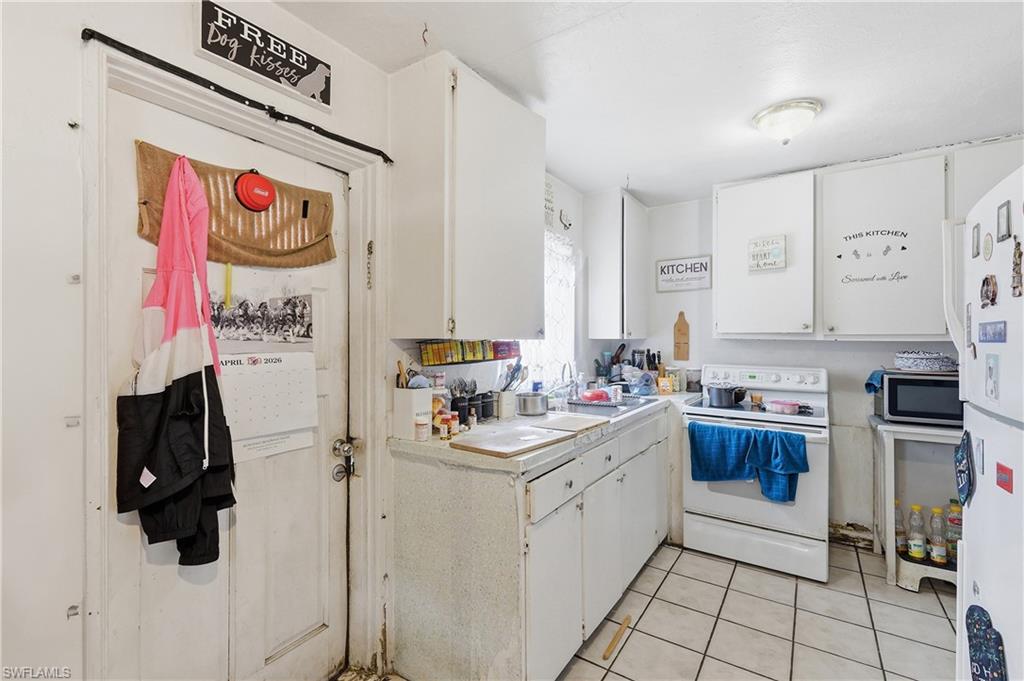 2355 Jeffcott St Property Photo 10