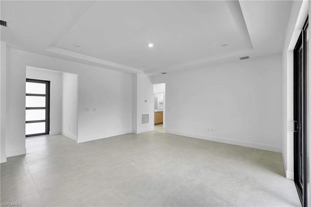 767 Nina Ave S Property Photo 13