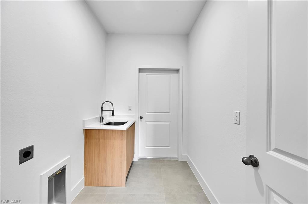 767 Nina Ave S Property Photo 33