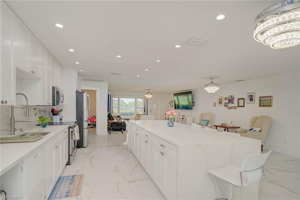 14539 Riverside Dr Property Photo 5