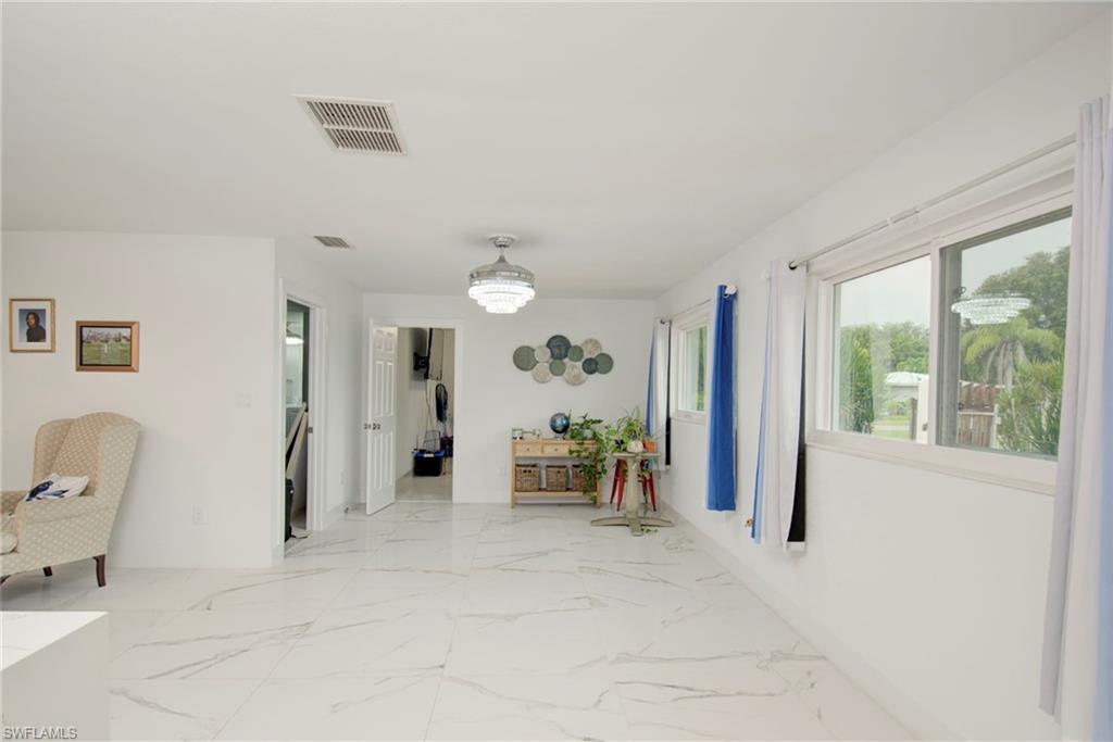 14539 Riverside Dr Property Photo 8