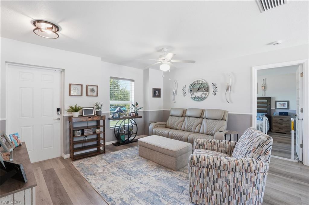 448 Glengary Cir Property Photo 14