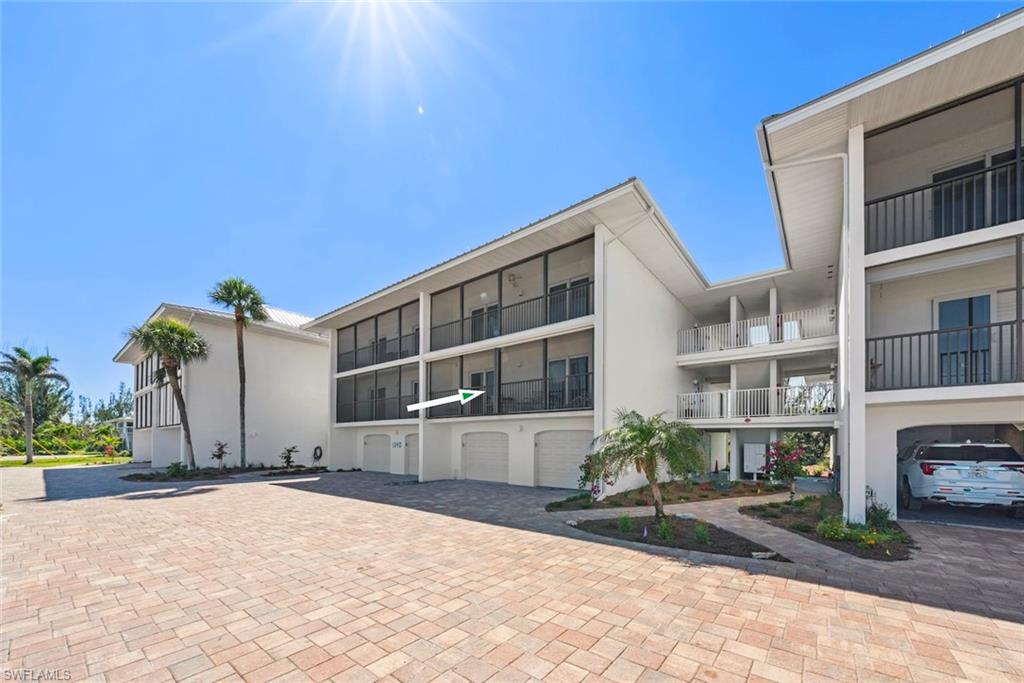 1340 Middle Gulf Dr 8a Property Photo 2