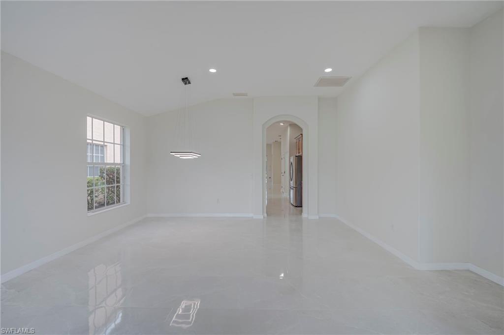 2641 Bellingham Ct Property Photo 6