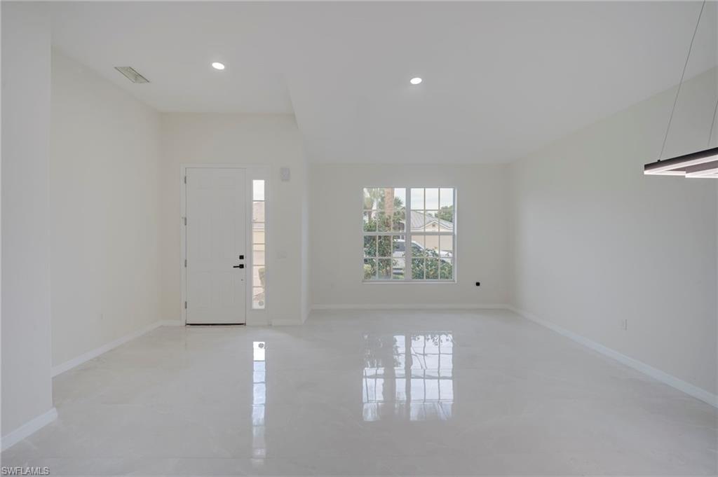 2641 Bellingham Ct Property Photo 8
