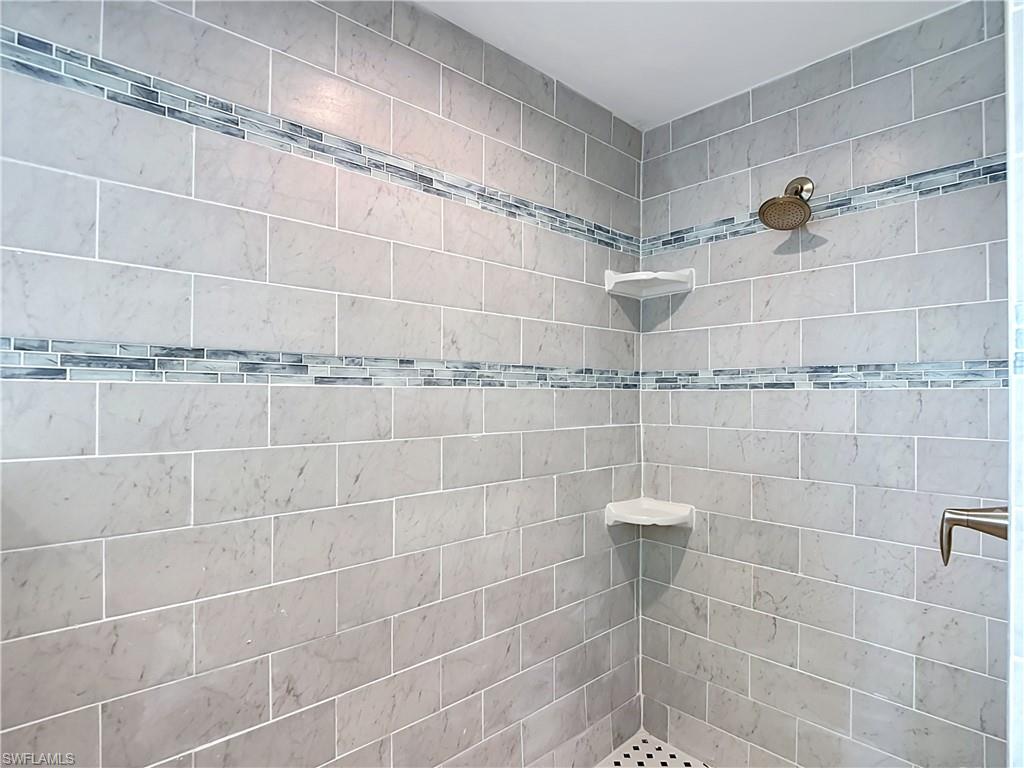 8831 Woodgate Dr Property Photo 32