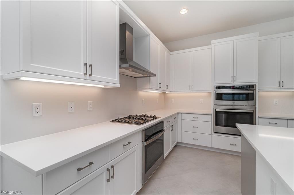 12750 Woodbury Dr Property Photo 4