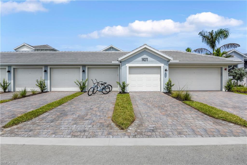 14271 Heritage Landing Blvd Property Photo 1