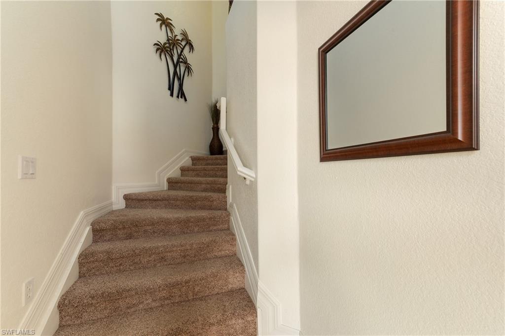 6011 Jonathans Bay Cir 402 Property Photo 2