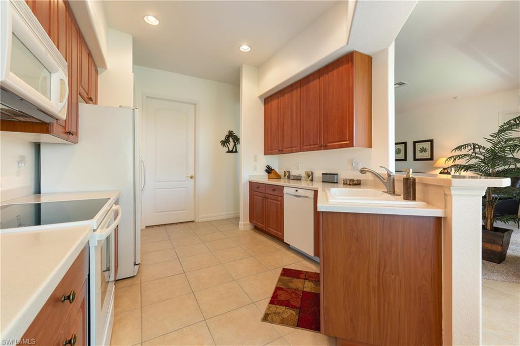 6011 Jonathans Bay Cir 402 Property Photo 10