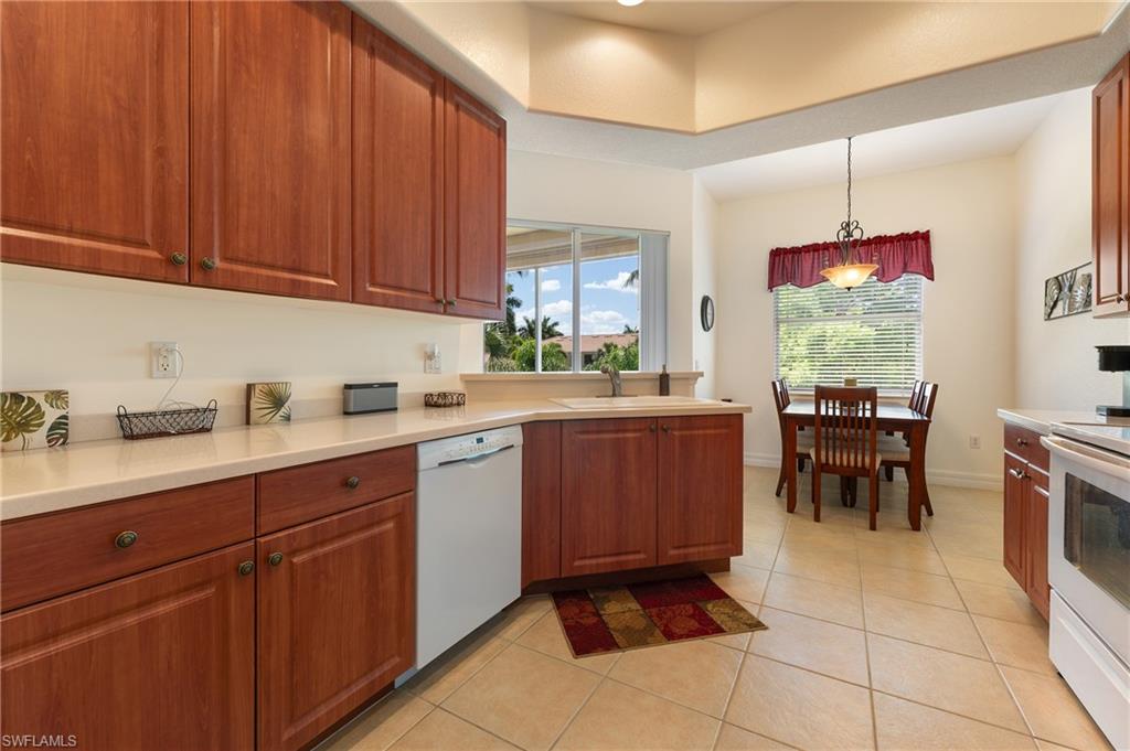 6011 Jonathans Bay Cir 402 Property Photo 11