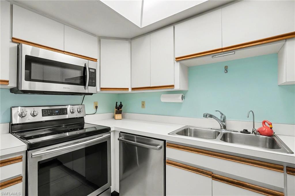 13204 Broadhurst Loop Property Photo 8