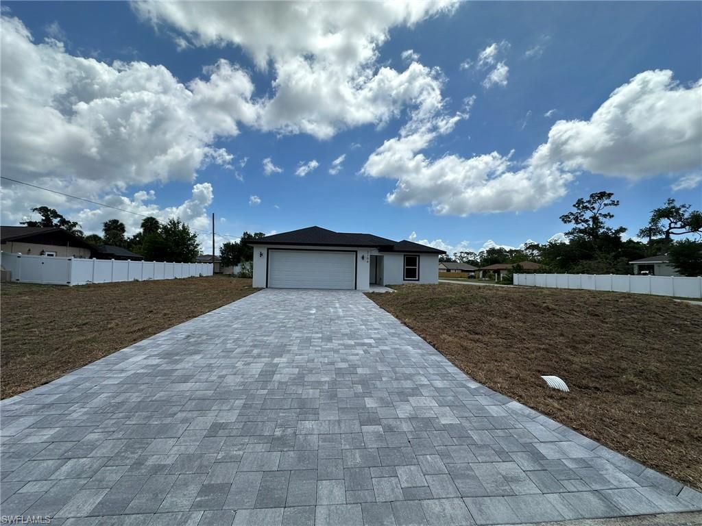 2106 Basin St Property Photo 3