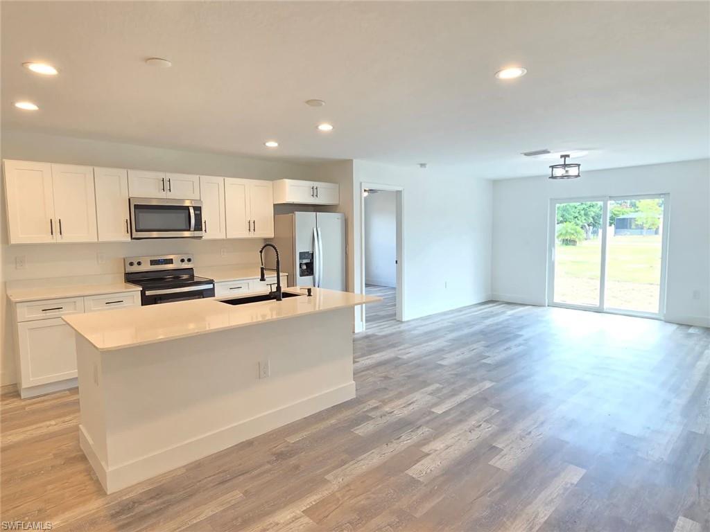 2106 Basin St Property Photo 4