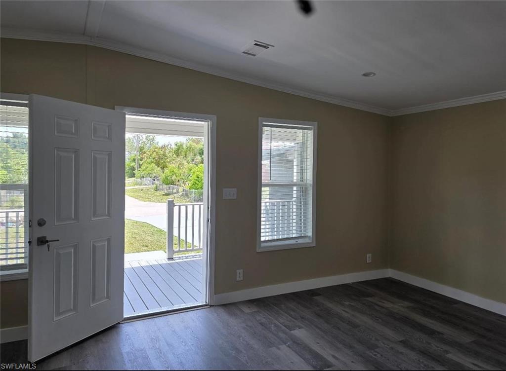 3604 16th St W Property Photo 5