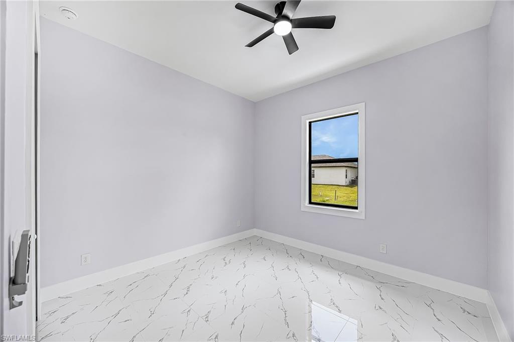 2711 40th St W Property Photo 12